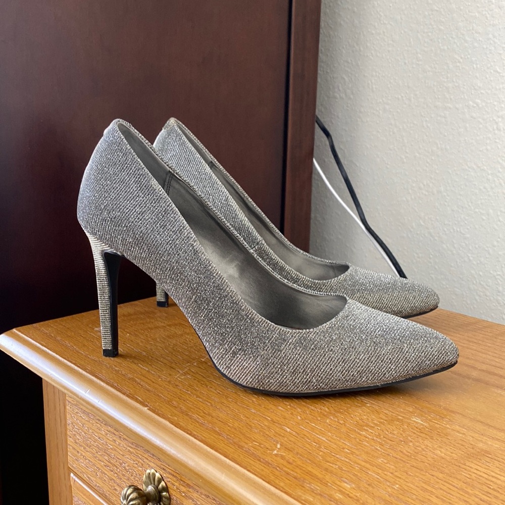 Jennifer Lopez Silver Heels